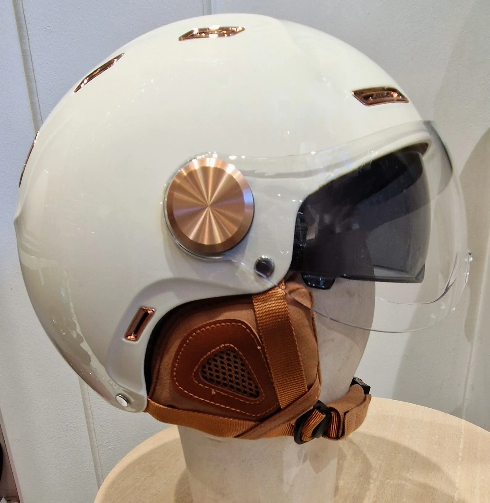 Casque de Vélo / E-bike / Trottinette avec Visière CREME – Image 5