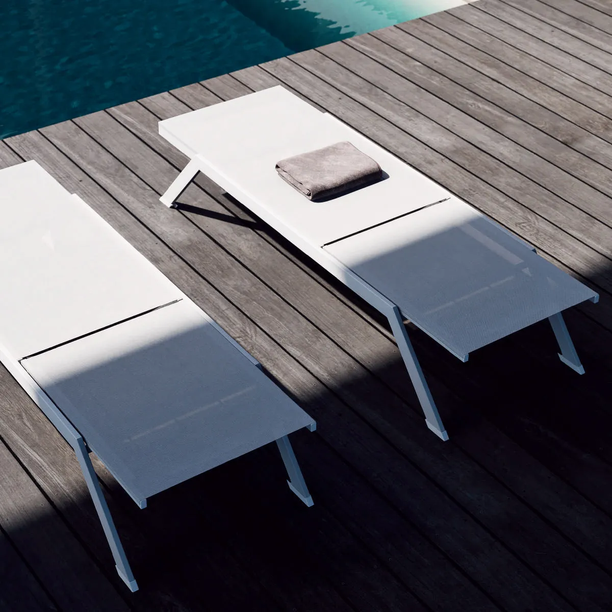 Chaise longue empilable en aluminium et toile textylène BETH – Image 3