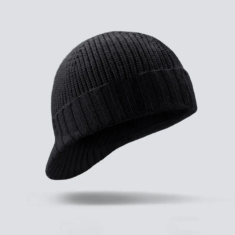 Bonnet Femme Hiver en Laine Doux avec Visière - SoftShield – Image 6