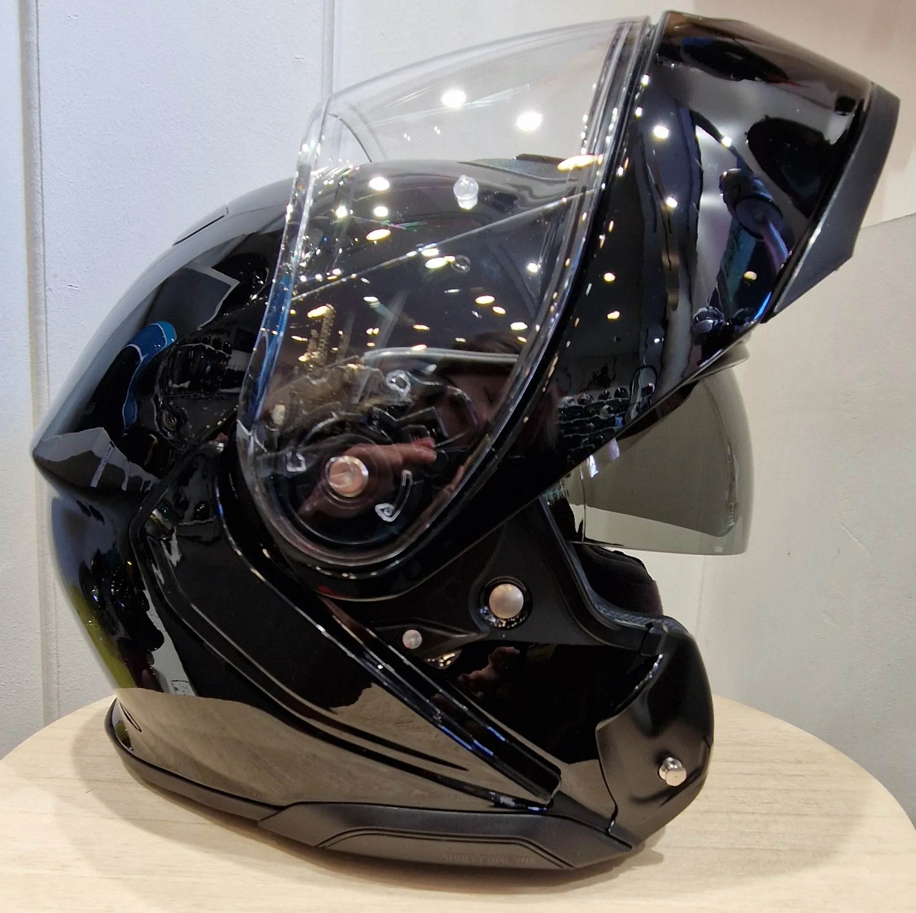 Casque SHOEI Neotec 3 Black (Noir brillant) – Image 3