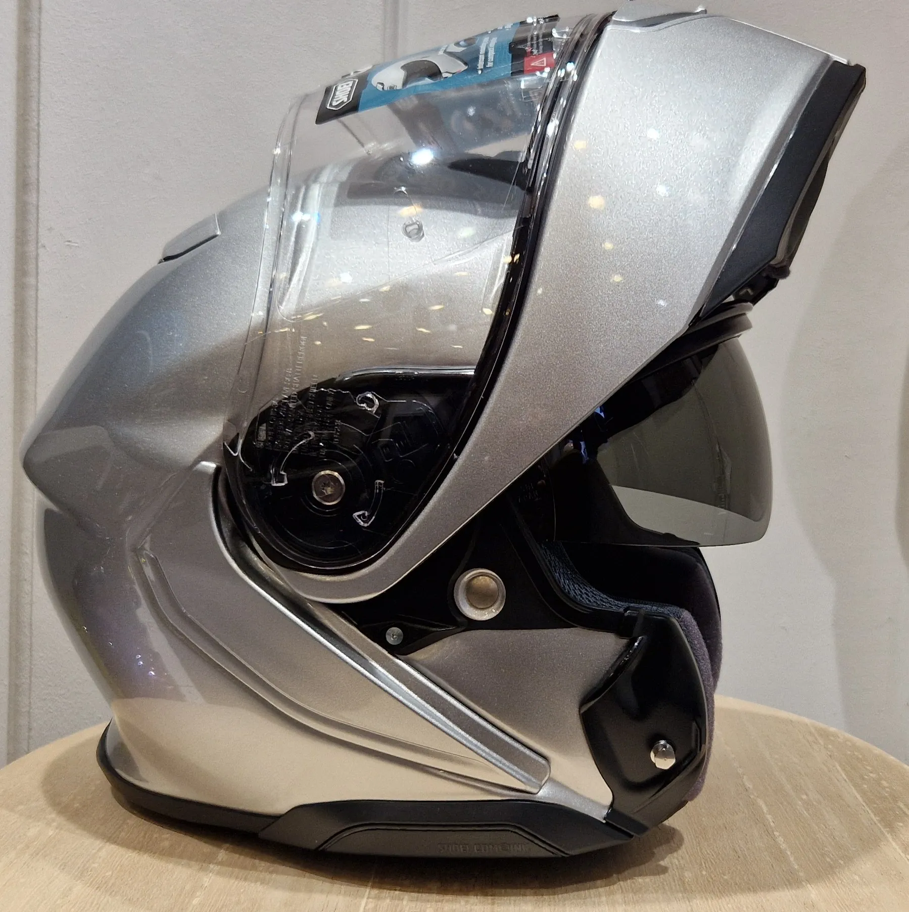 Casque SHOEI Neotec 3 Gris Silver – Image 3